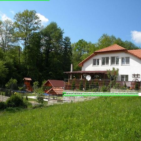 Отель Yoyo Zurli Park Решица Экстерьер фото