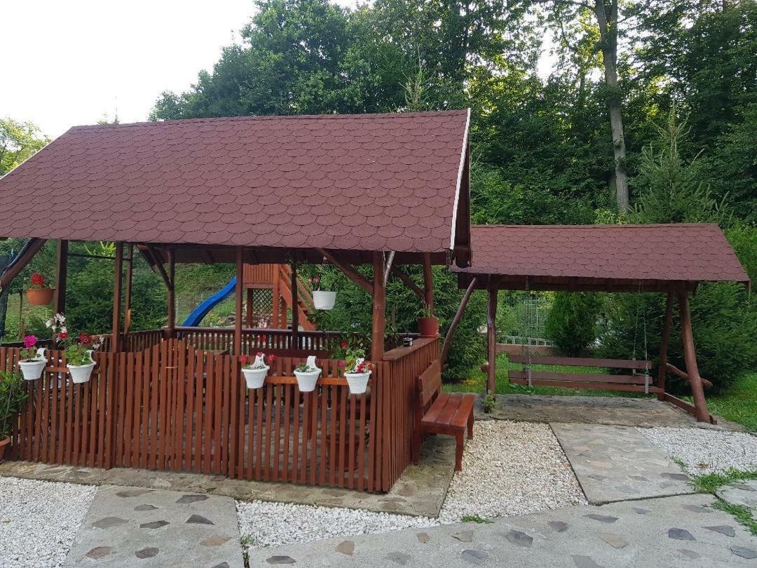 Отель Yoyo Zurli Park Решица Экстерьер фото